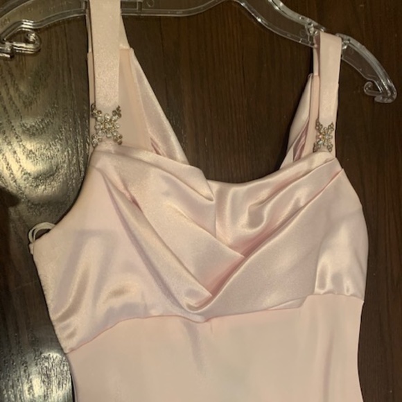 Ladies Evening Dress - Picture 2 of 12